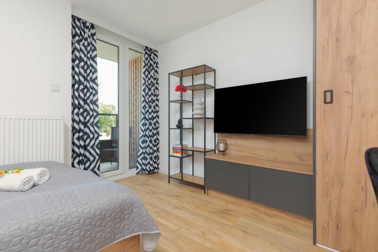Warsaw Praga Kokoryczki Apartments With Parking By Noclegi Renters Kültér fotó