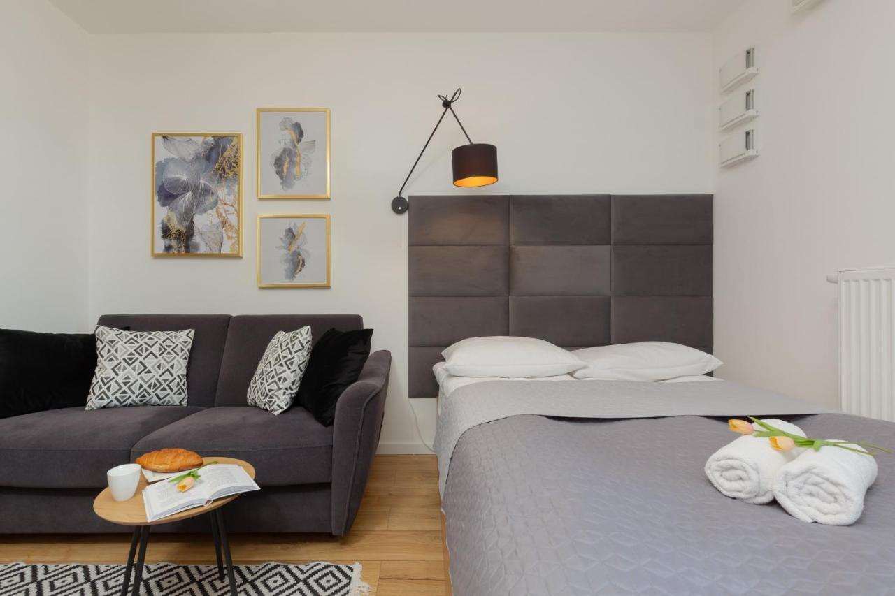 Warsaw Praga Kokoryczki Apartments With Parking By Noclegi Renters Kültér fotó