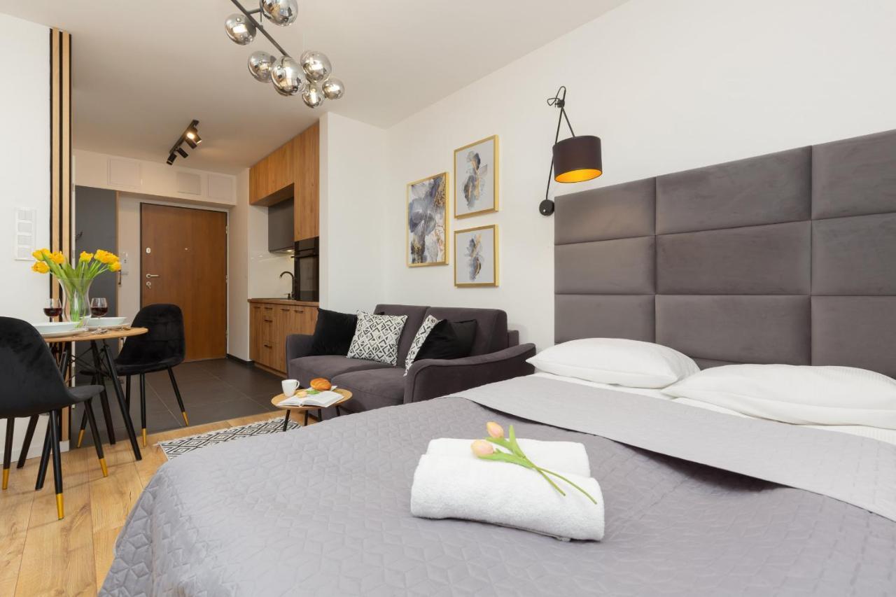 Warsaw Praga Kokoryczki Apartments With Parking By Noclegi Renters Kültér fotó